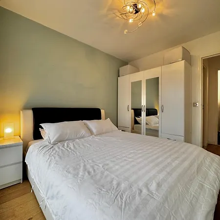 Avec Balcon Vue Sur La Défense Appartamento Courbevoie