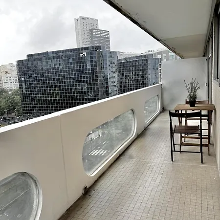 Avec Balcon Vue Sur La Défense *